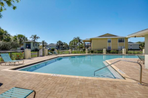 Walk to Pier St Augustine Beach Condo with Balcony!
